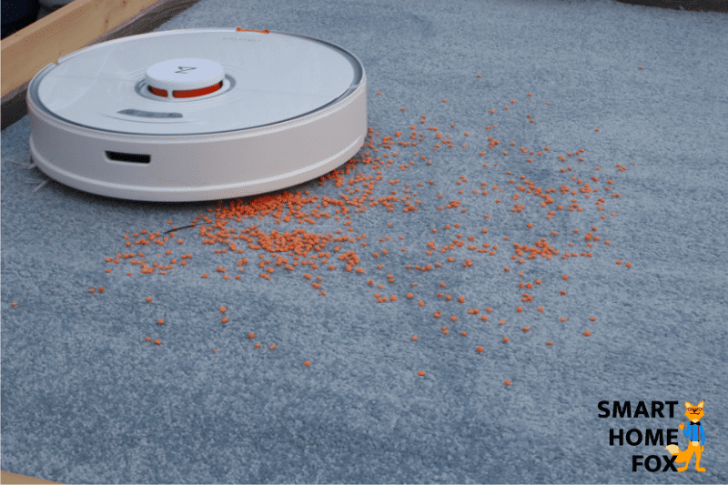 Roborock S7 cleans lentils from a high pile carpet